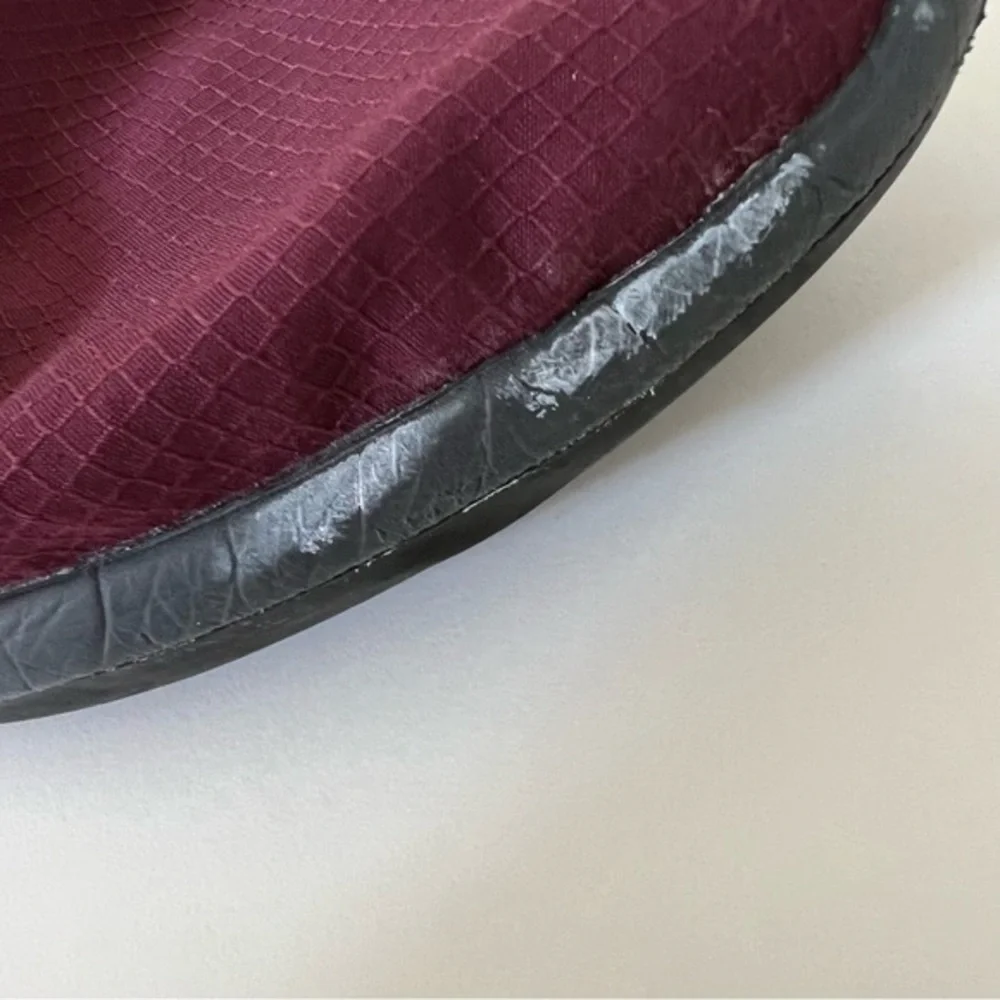Nike Roshe Burgundy with Neon Lining‎ Shoes